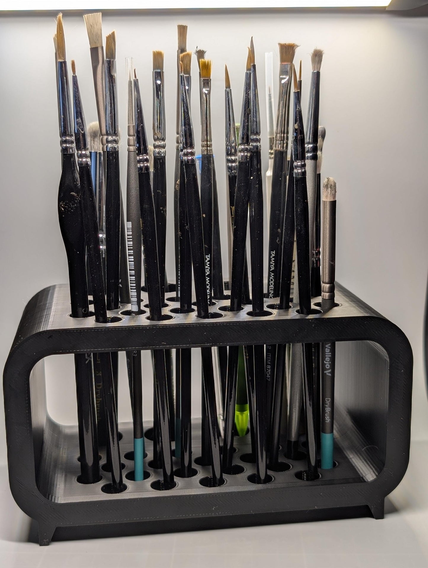 Stylish Brush Holder – Organizer for Artists, Painters, and Hobbyists