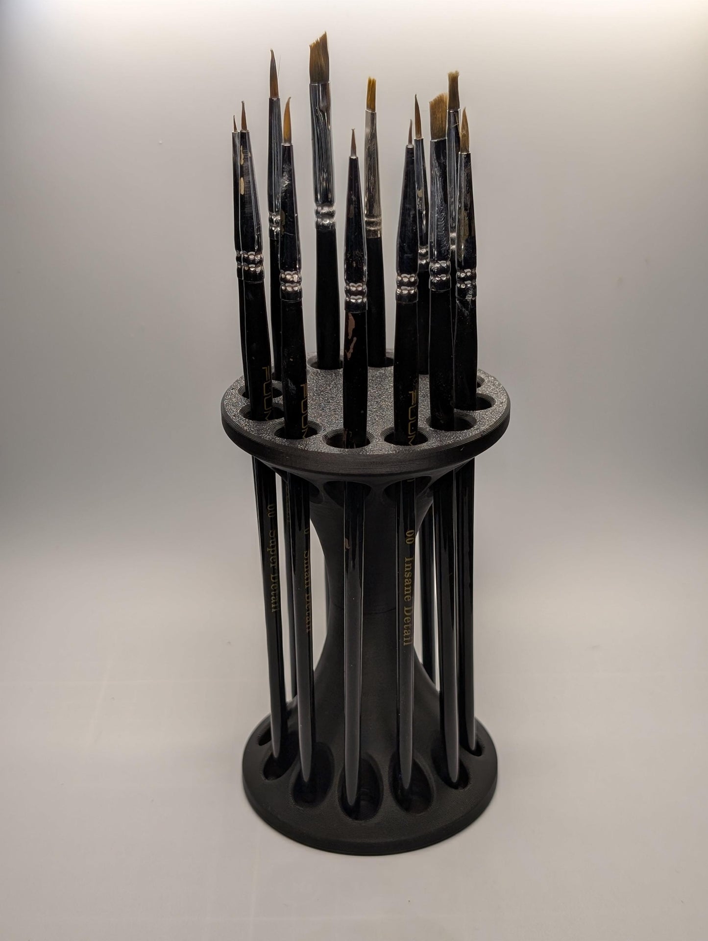 Stylish Brush Holder – 12/18-Slot Organizer for Artists, Painters, and Hobbyists