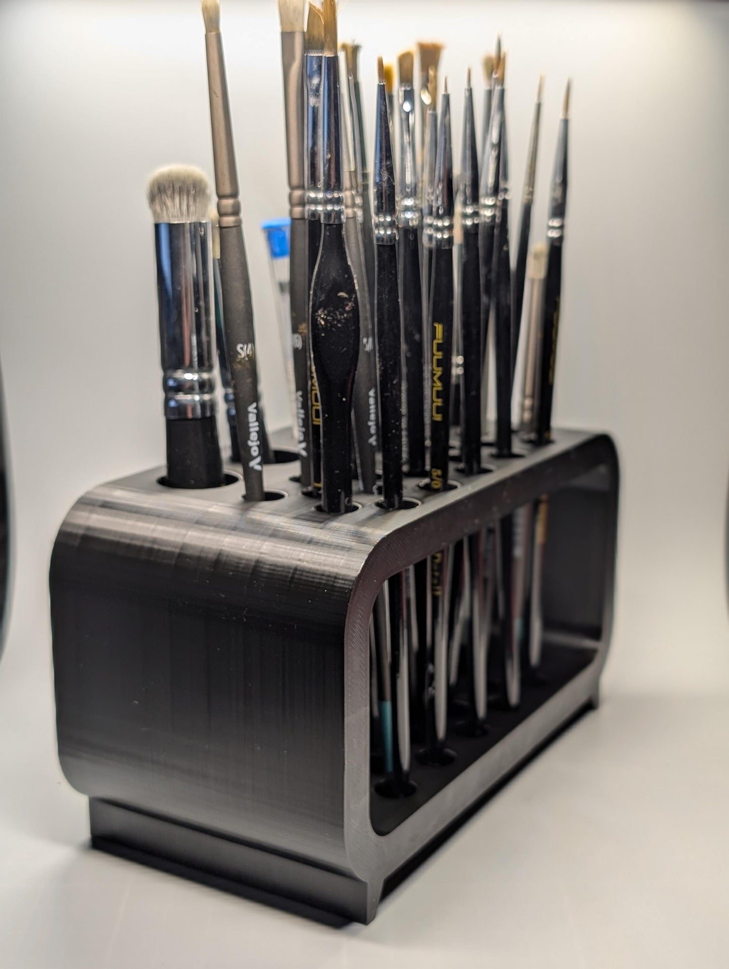 Stylish Brush Holder – Organizer for Artists, Painters, and Hobbyists