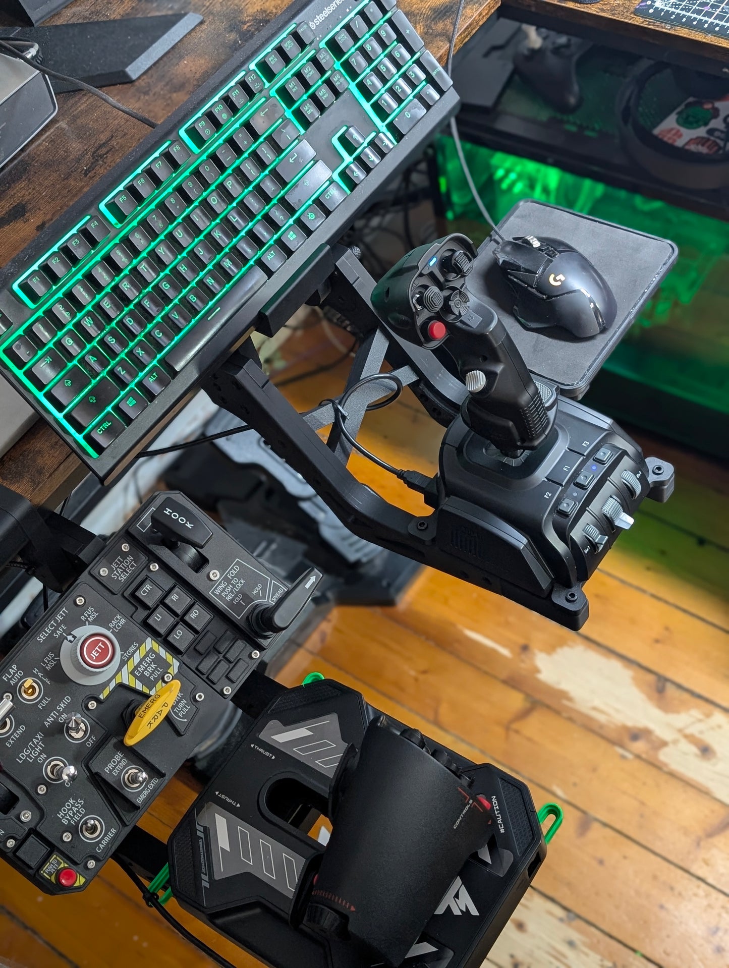 Universal Fold Away stick Mount (Fold-Away) – T.16000 / X52 / X56 / VelocityOne / SOL R-6/VKB Gladiator / NXT evo – Under Desk HOTAS Mount